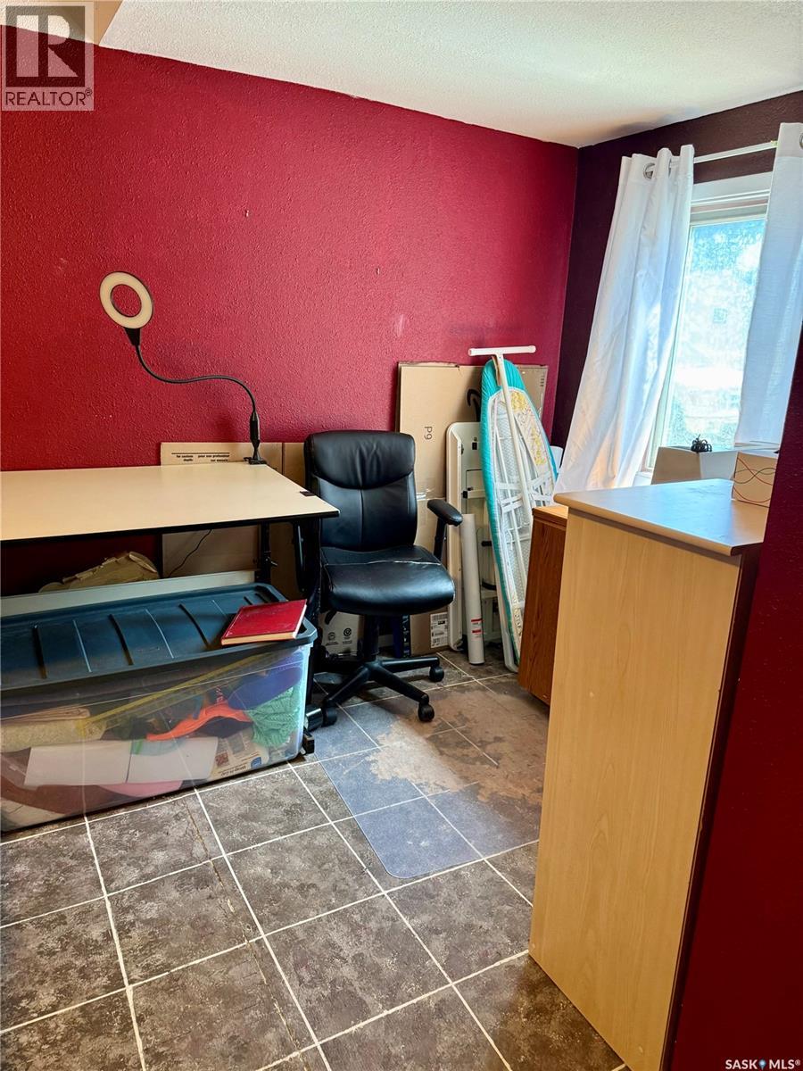 930 Vaughn STREET — photo 17