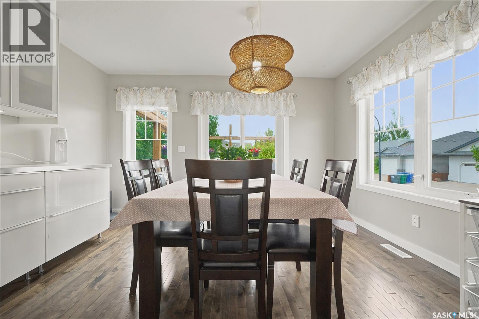 303 East Hampton BOULEVARD E - 14
