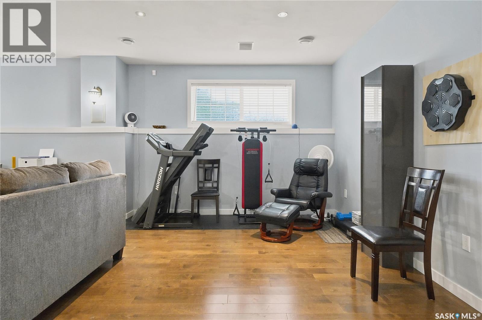 303 East Hampton BOULEVARD E — photo 25