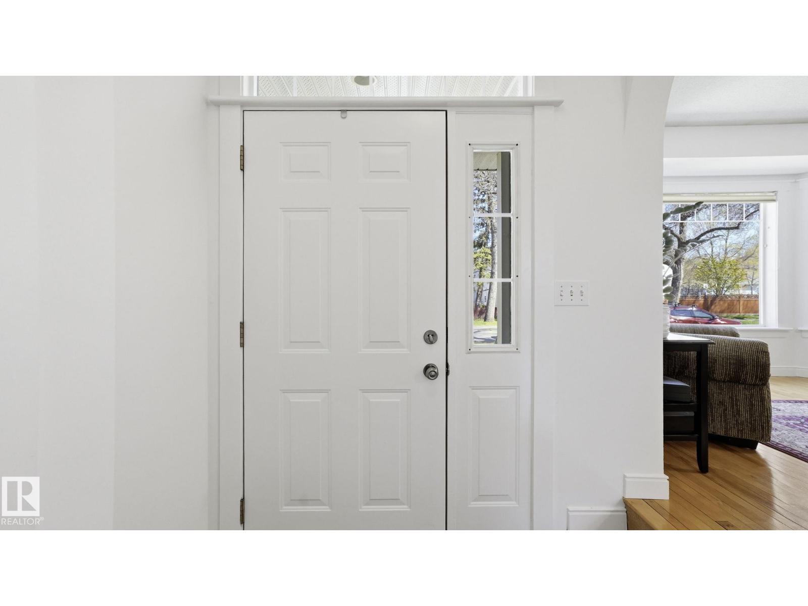 9611 77 AV NW - 5