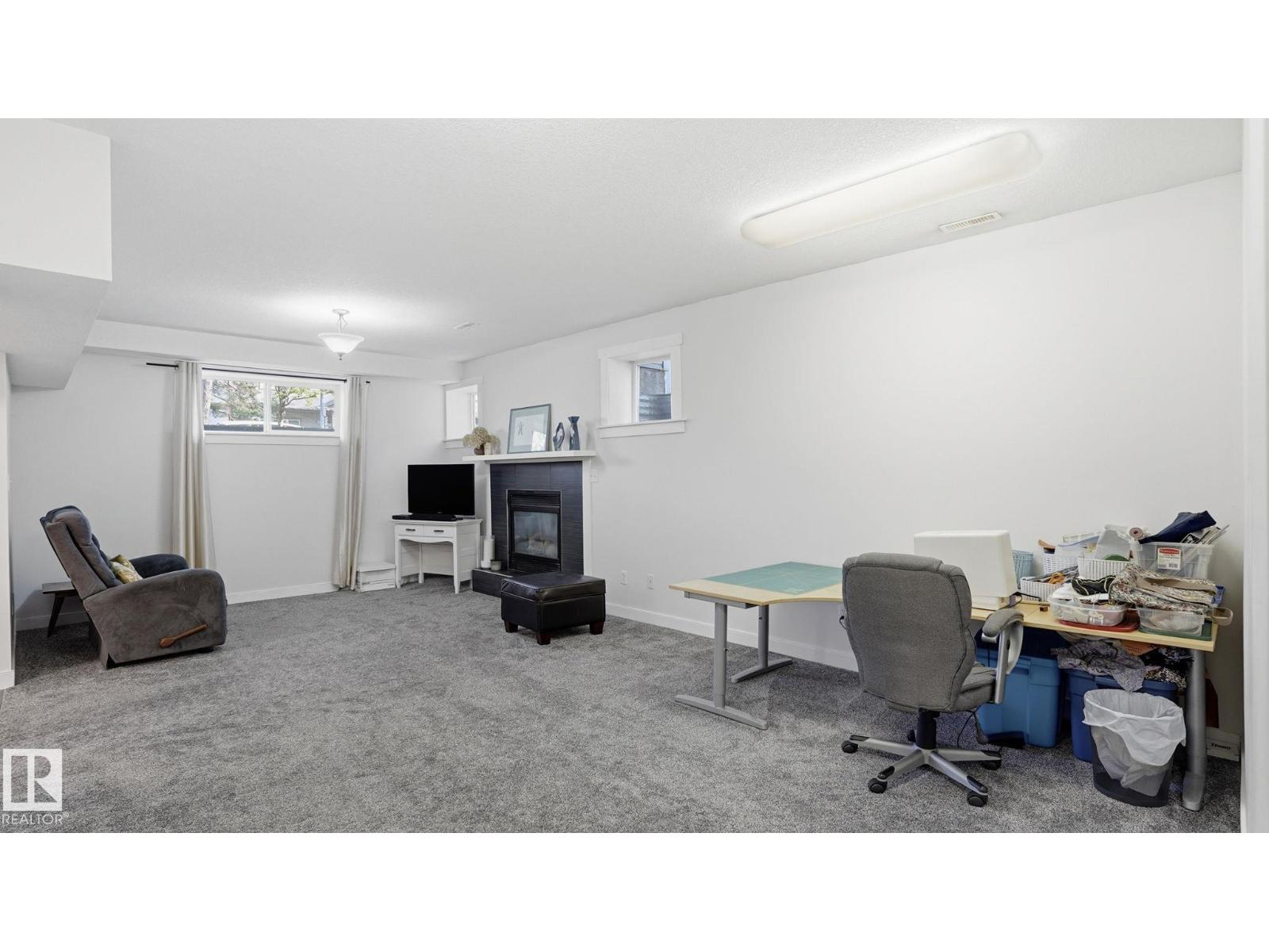 9611 77 AV NW - 31