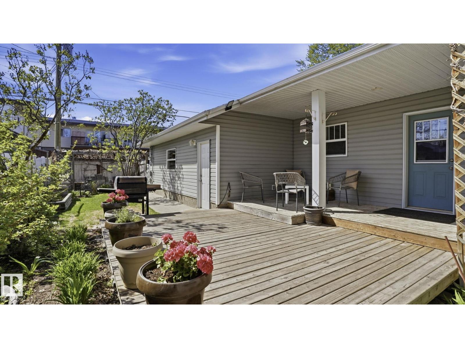 9611 77 AV NW - 39