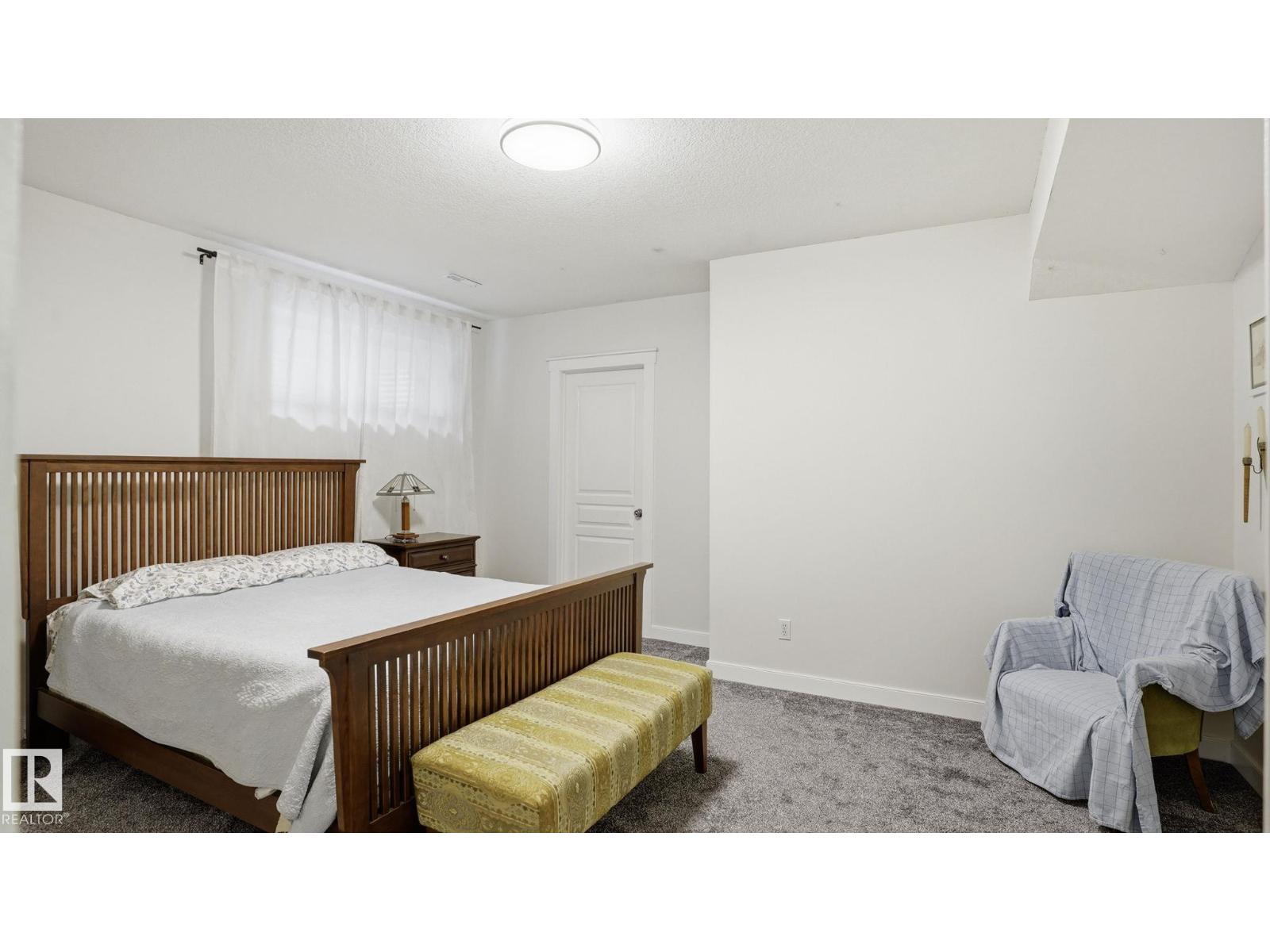 9611 77 AV NW - 33