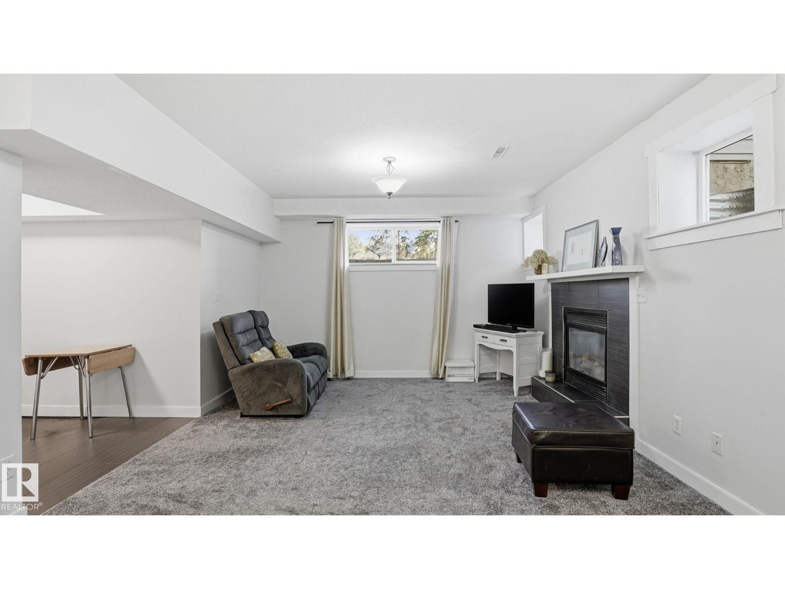9611 77 AV NW - 28