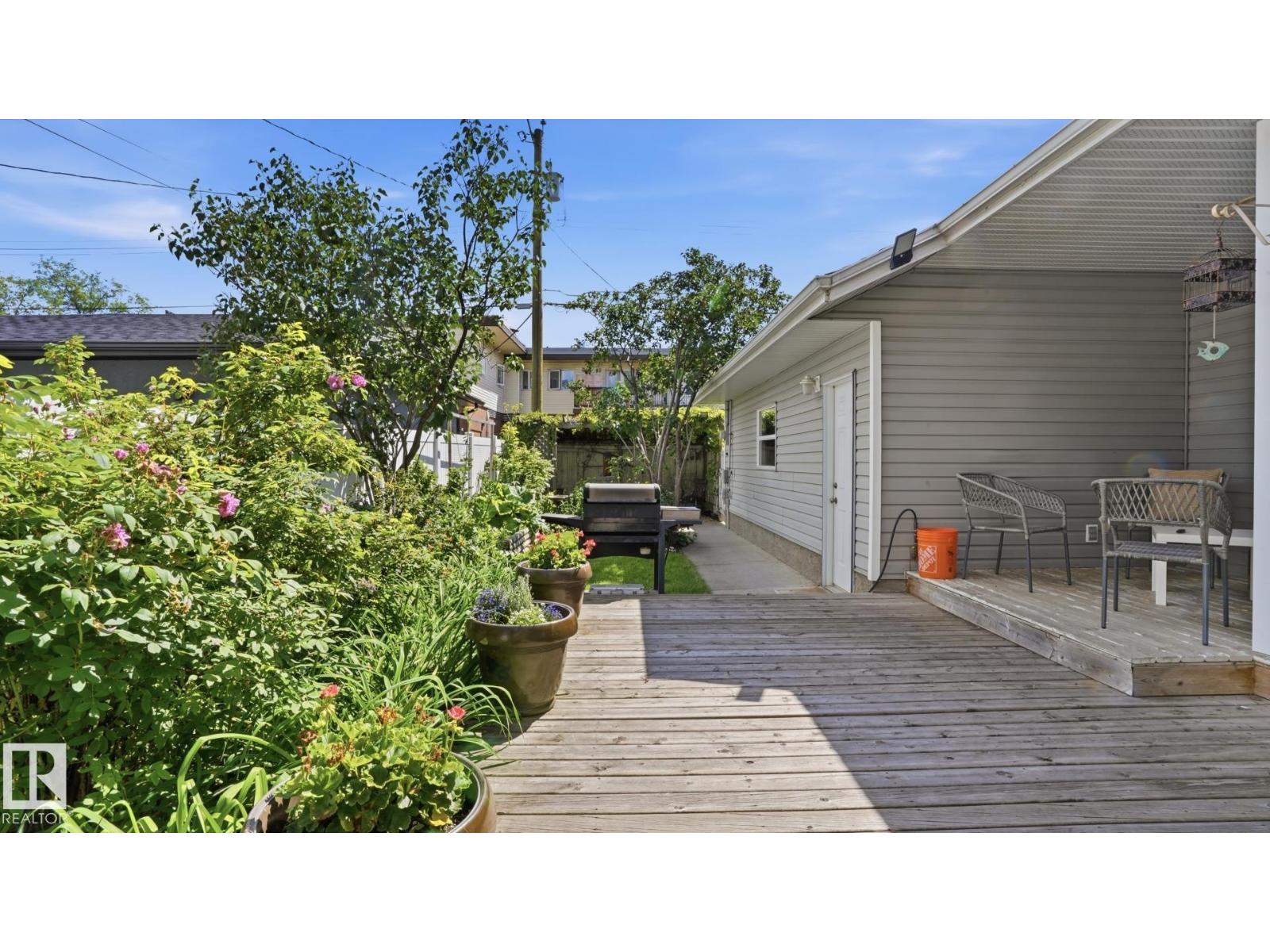 9611 77 AV NW - 38