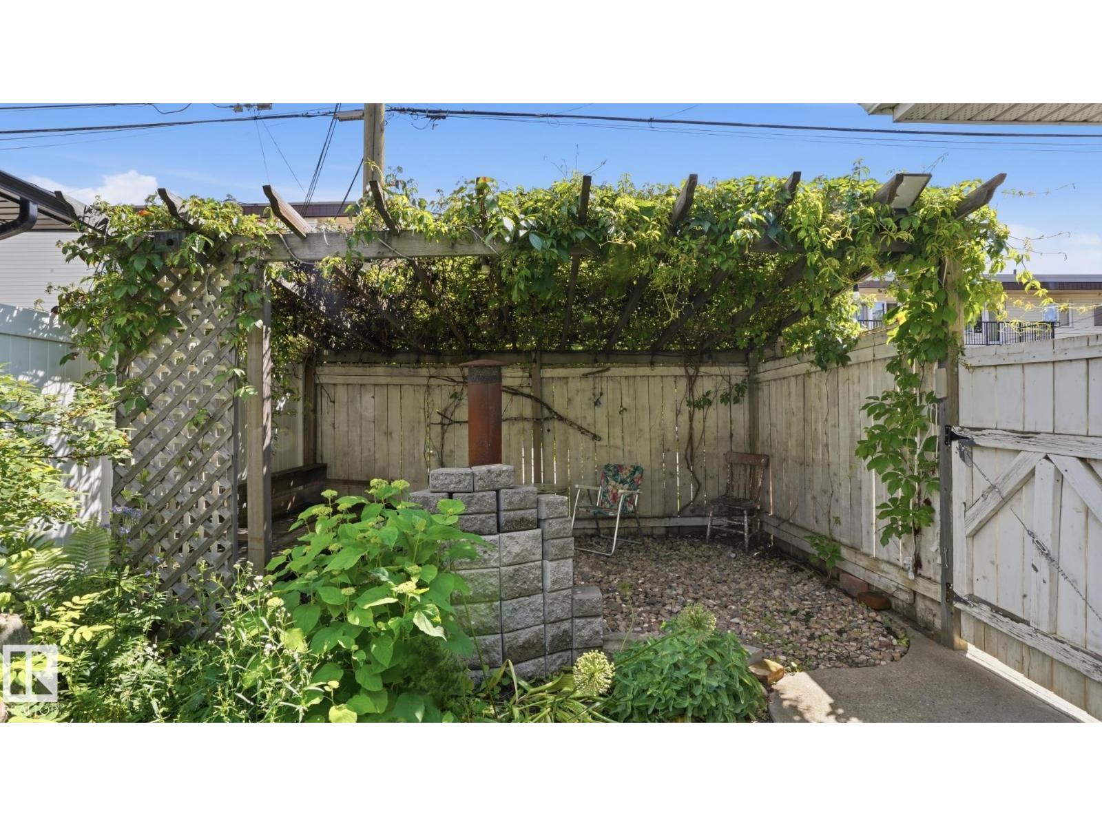 9611 77 AV NW - 42