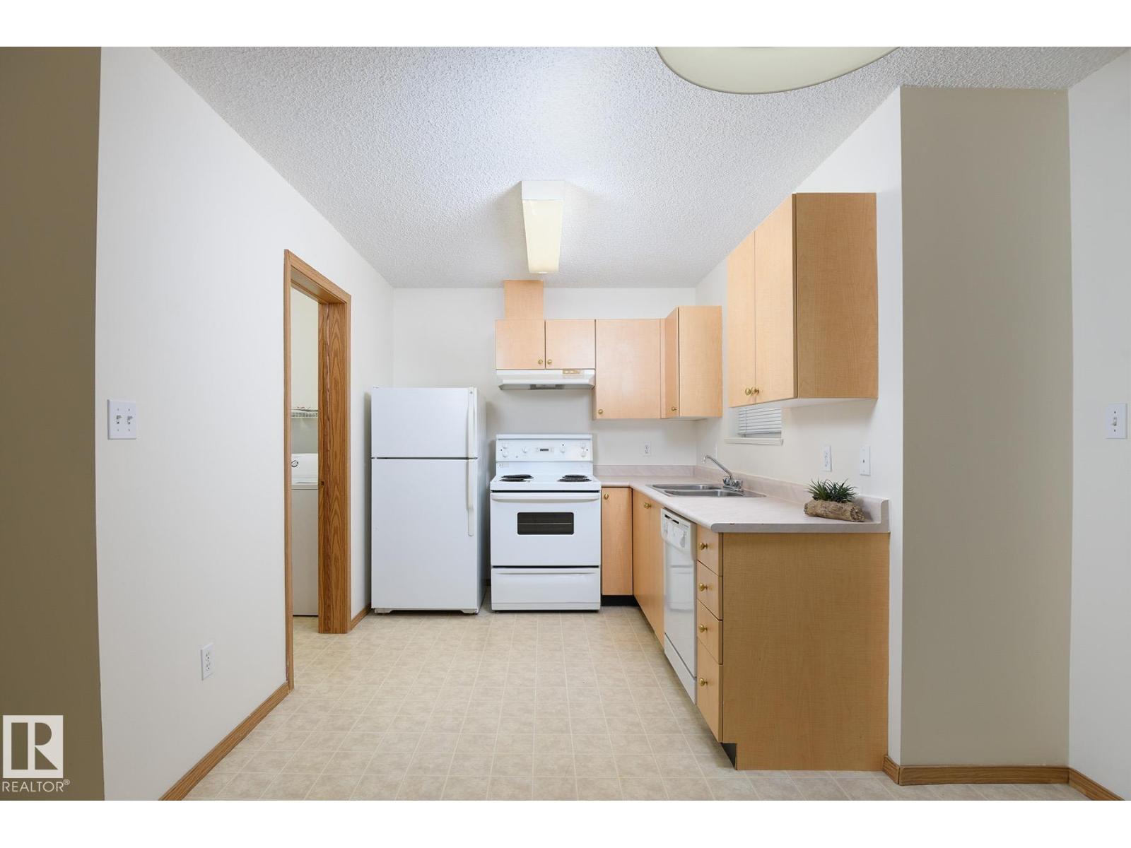 #403 610 KING ST - 11