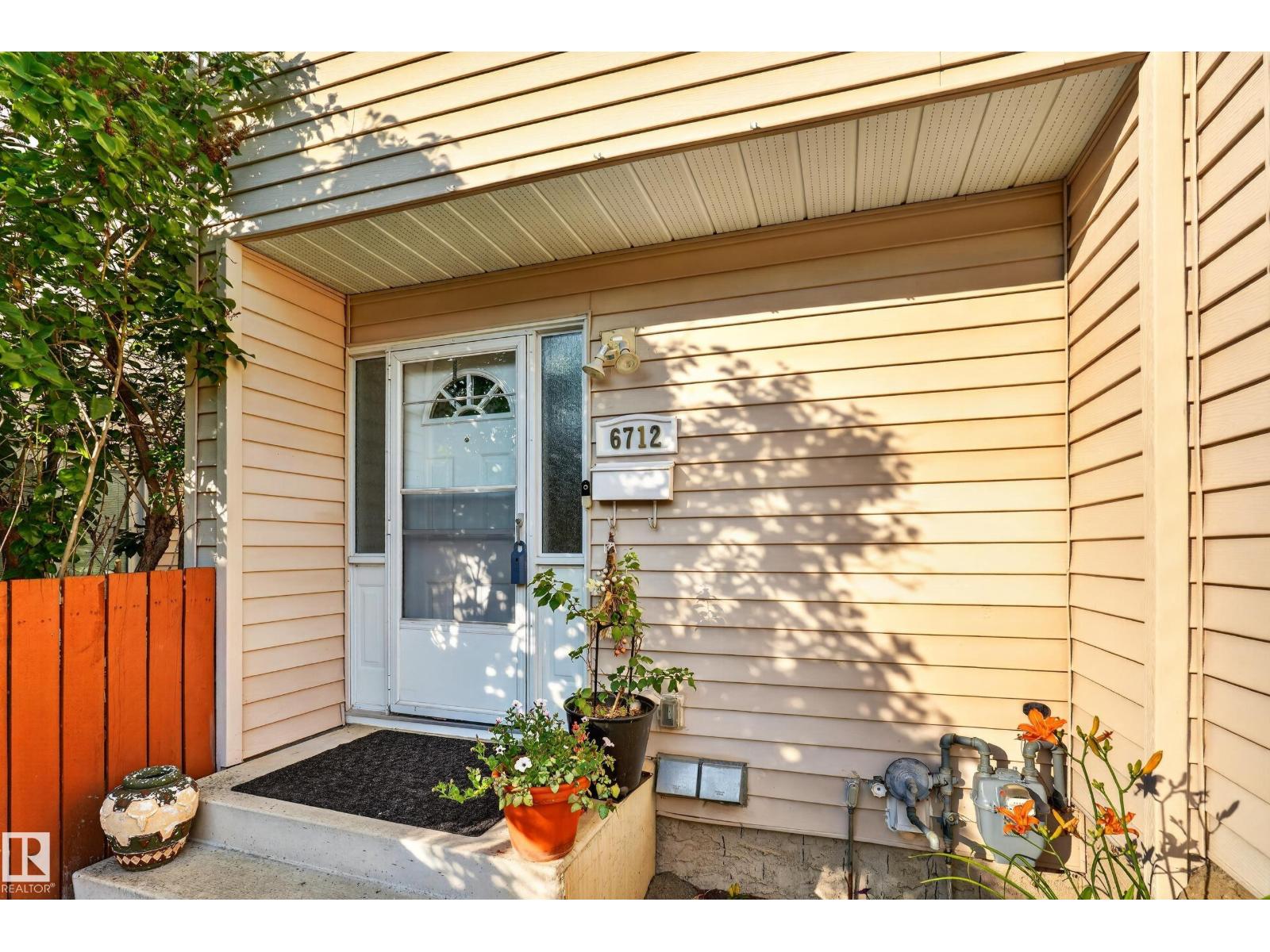6712 36A AV NW - 1