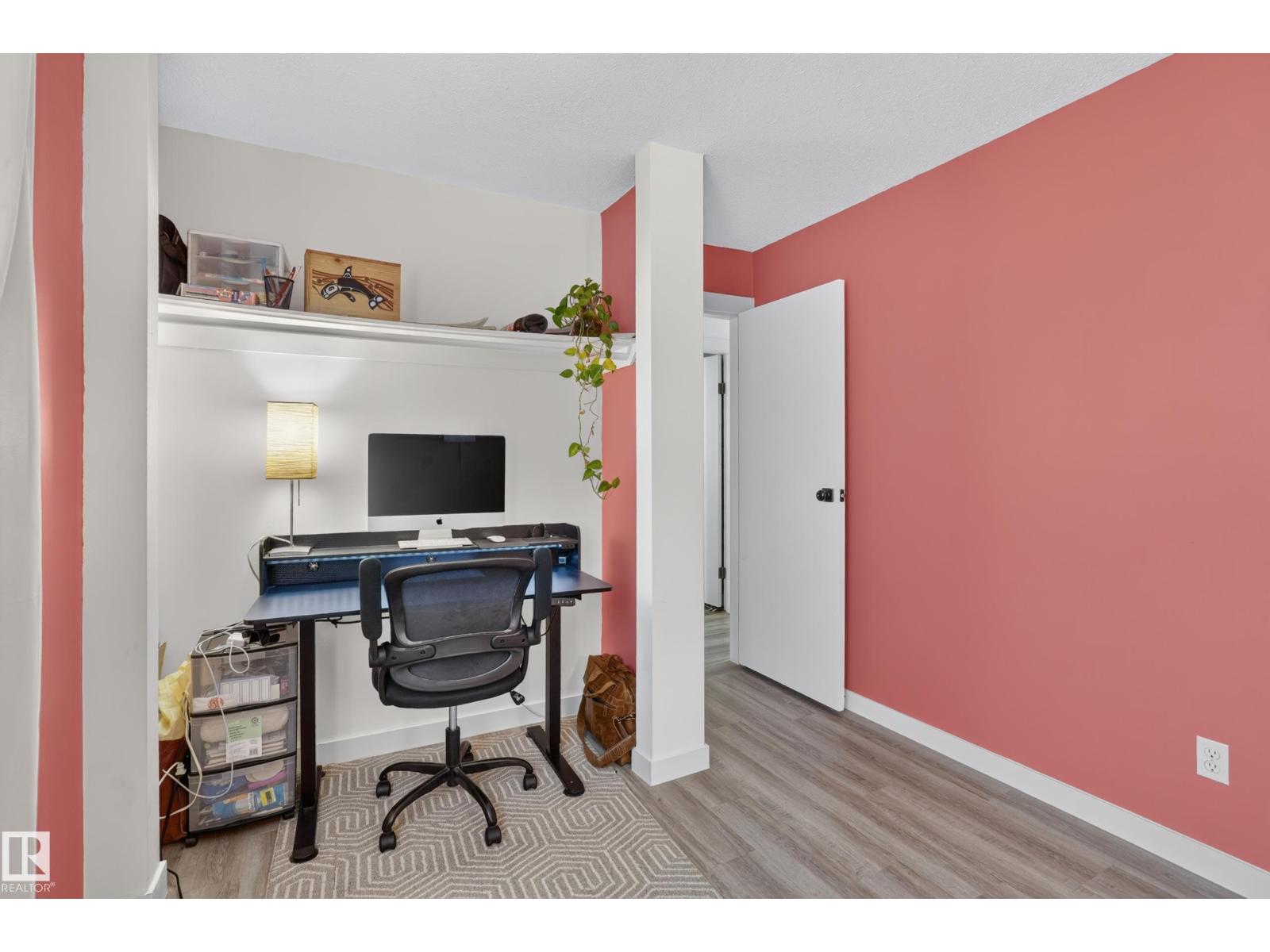 6712 36A AV NW - 36