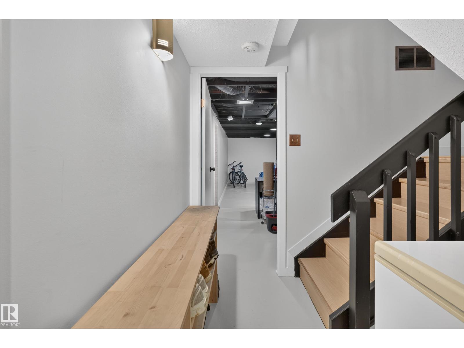 6712 36A AV NW - 39