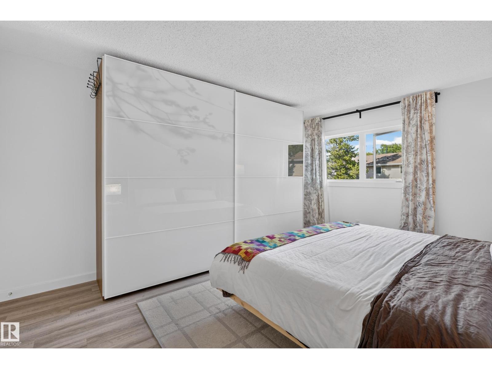 6712 36A AV NW - 27