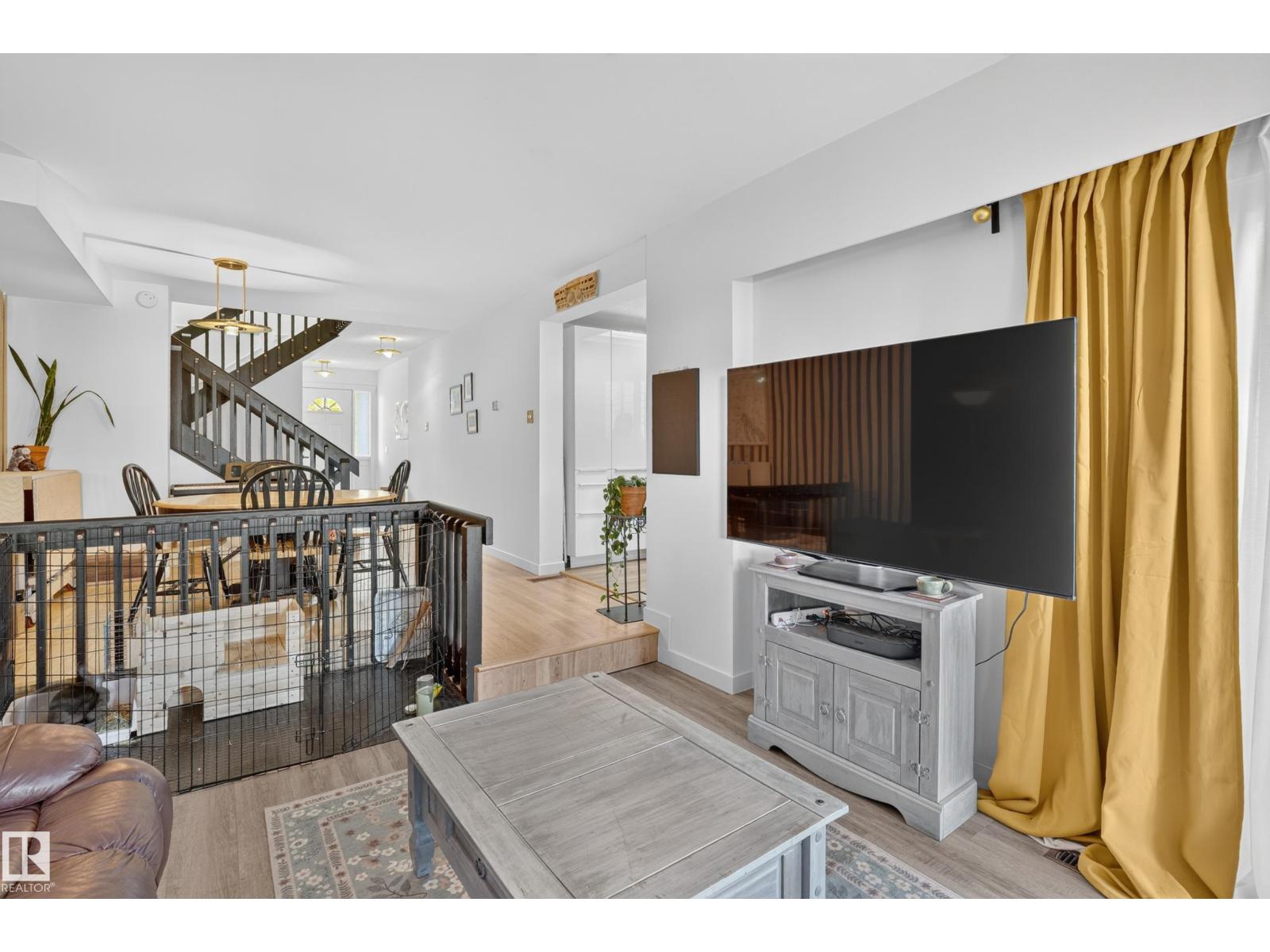 6712 36A AV NW - 9