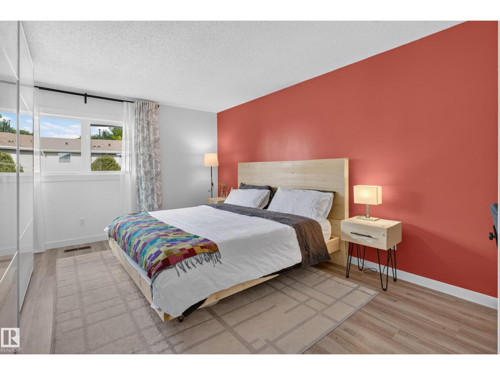 6712 36A AV NW - 24