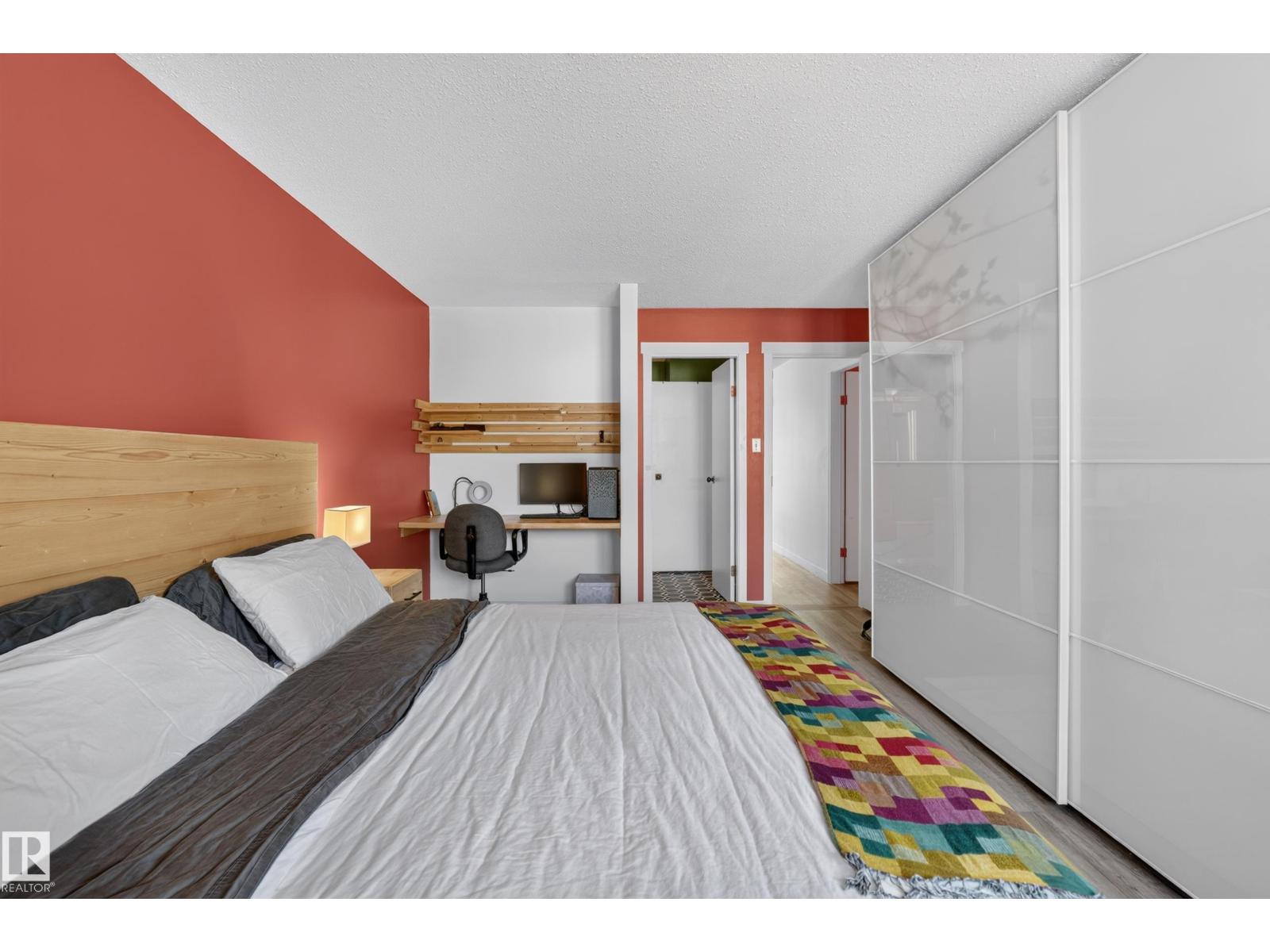 6712 36A AV NW - 26