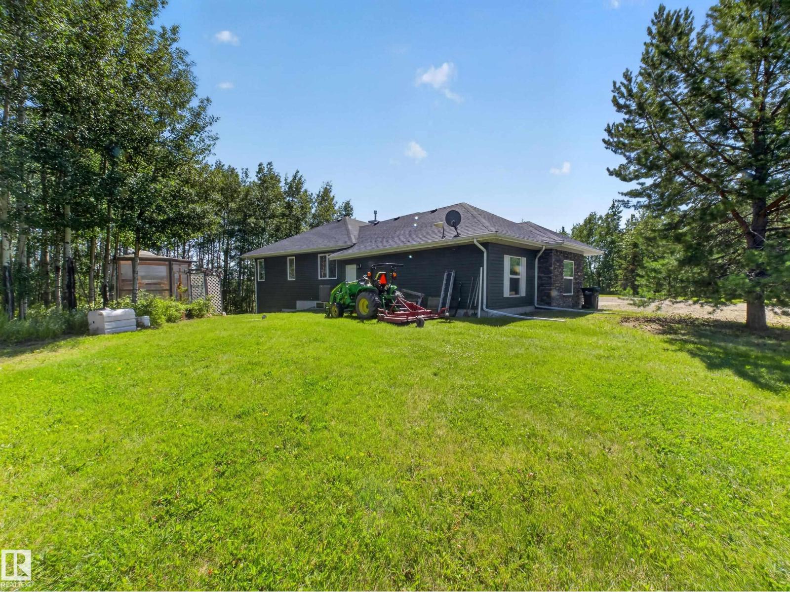 #229 52109 RGE ROAD 224 - 64