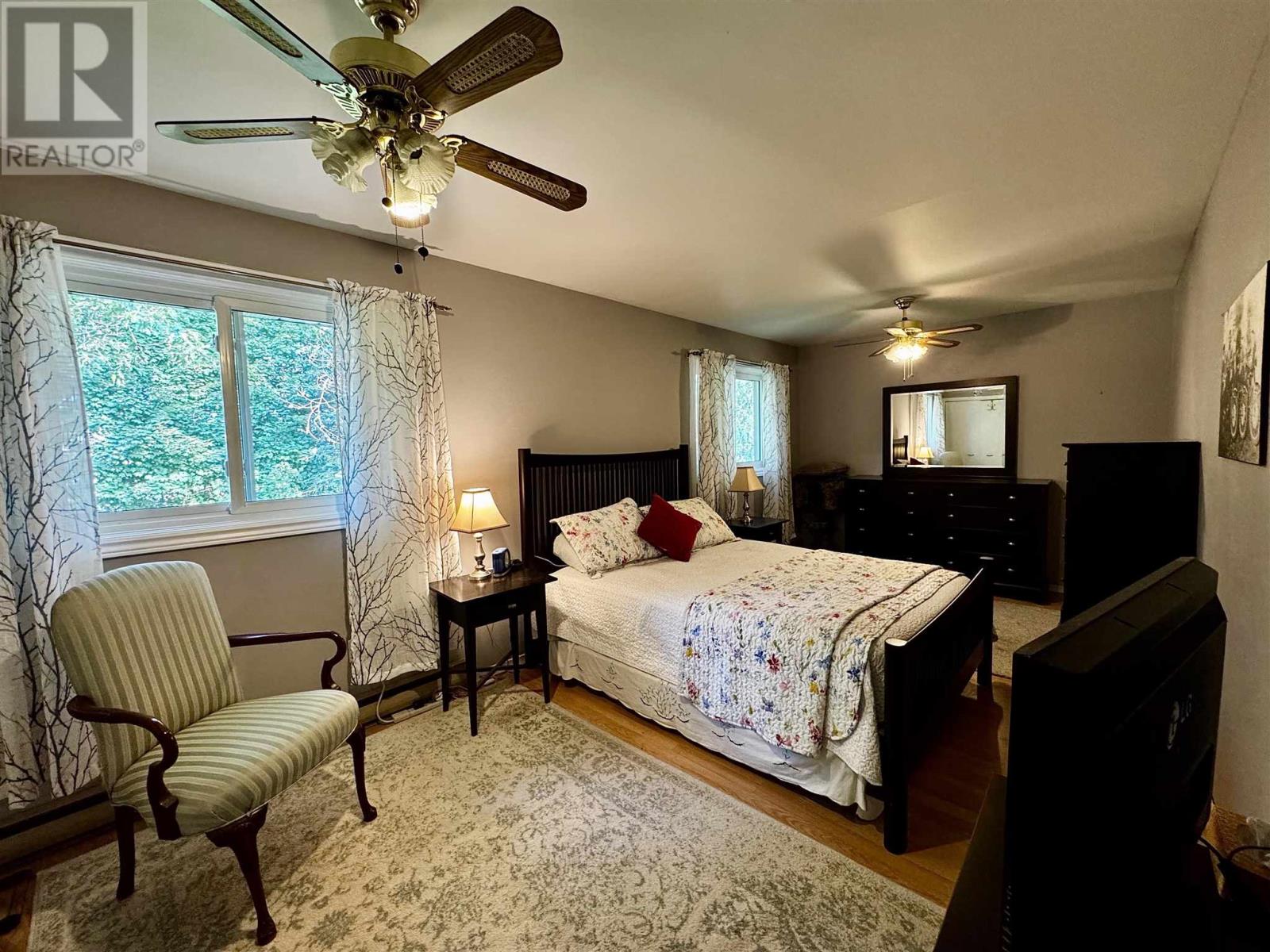 4 Silver Birch DR - 17
