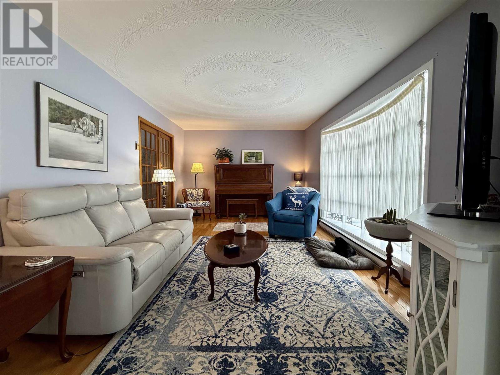 4 Silver Birch DR - 12