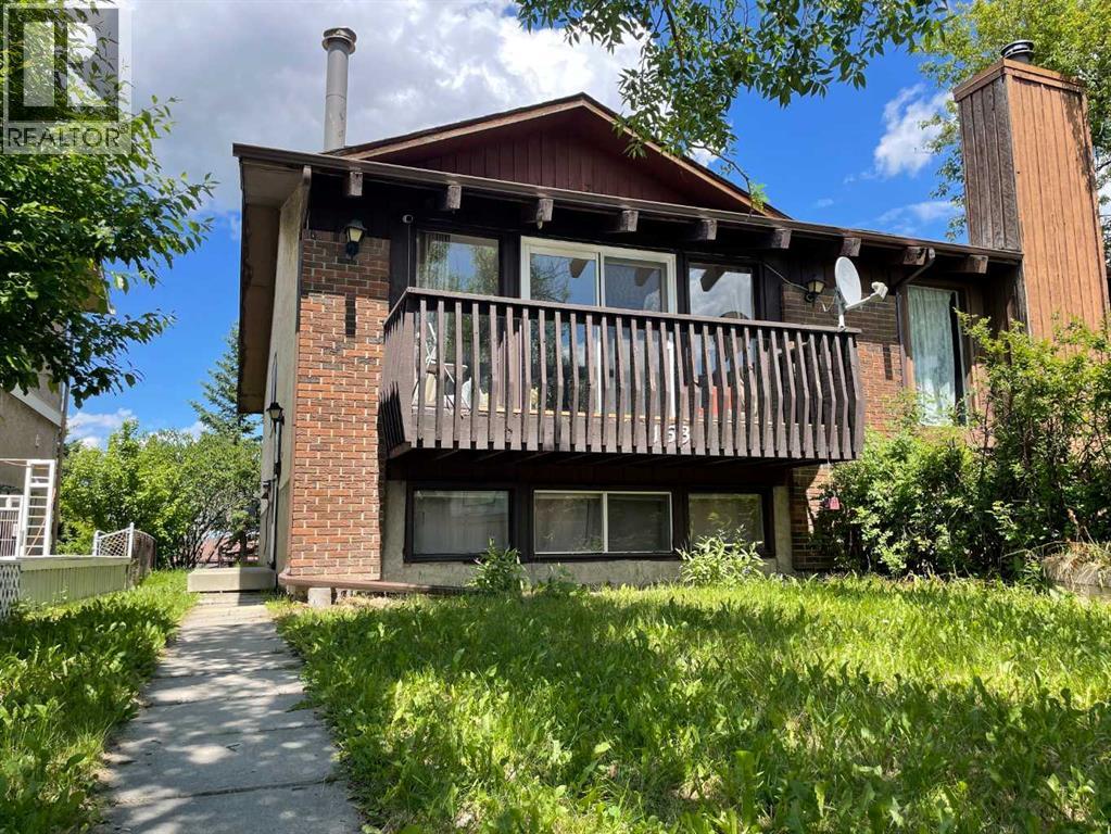 153 Bergen Crescent NW - 1