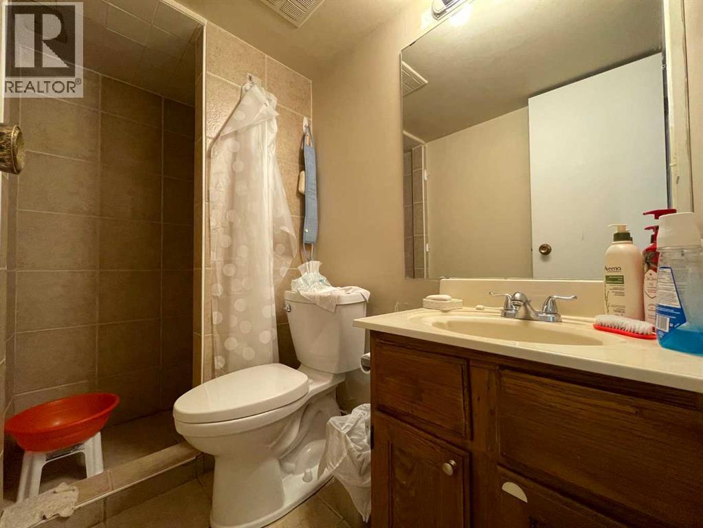 153 Bergen Crescent NW - 18