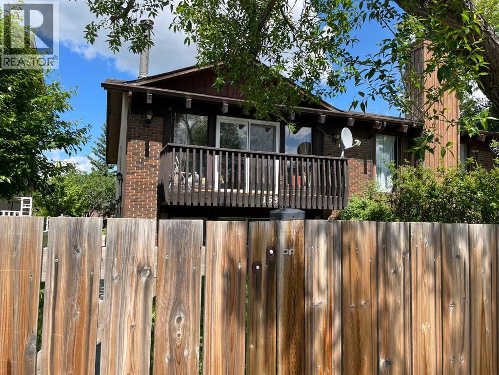 153 Bergen Crescent NW - 2