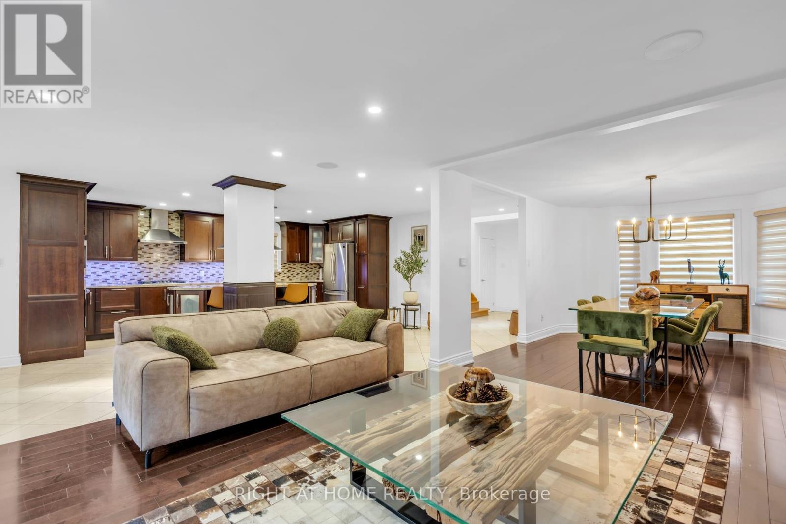 4345 ROMFIELD CRESCENT - 7