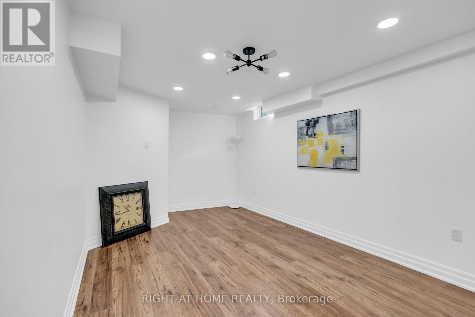4345 ROMFIELD CRESCENT - 25