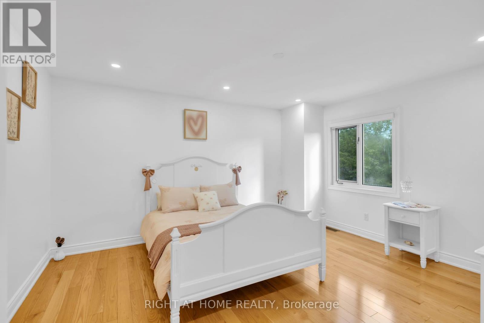 4345 ROMFIELD CRESCENT - 13