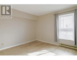 301 - 550 Talbot Place, Gananoque, ON K7G3C6 Photo 17