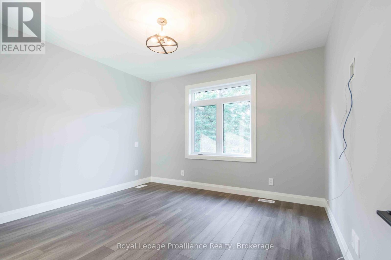 31 MACKENZIE JOHN CRESCENT - 11