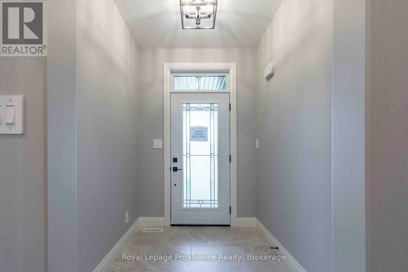 31 MACKENZIE JOHN CRESCENT - 2