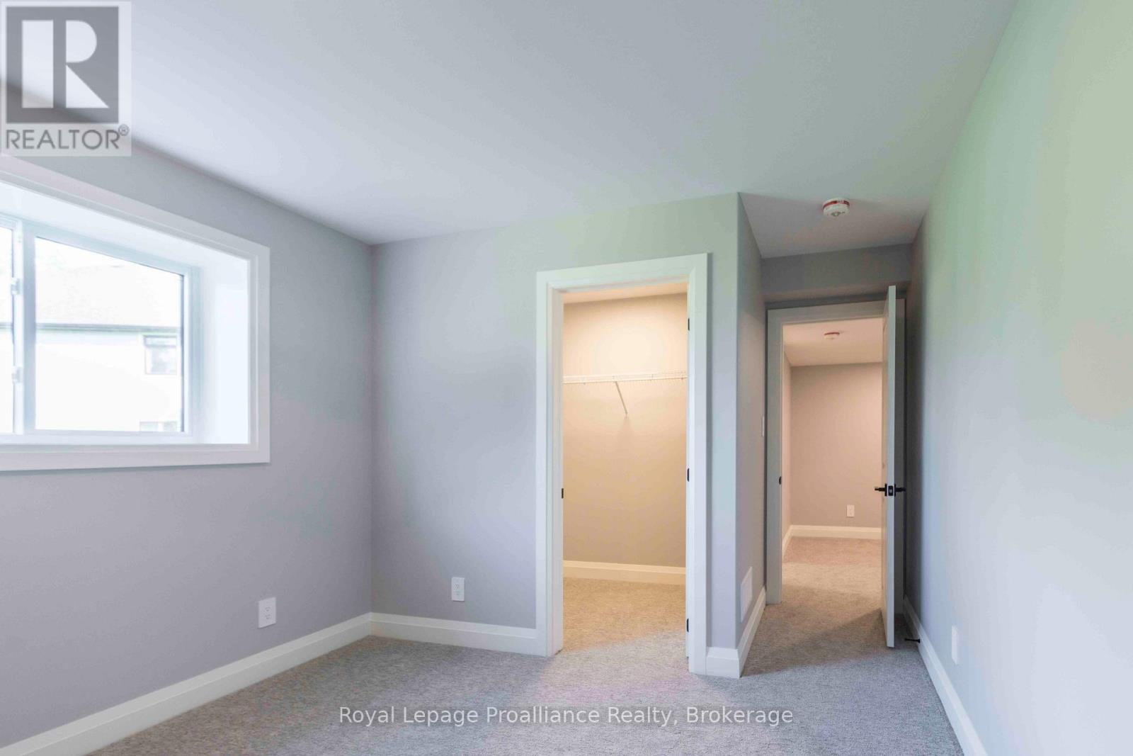 31 MACKENZIE JOHN CRESCENT - 22