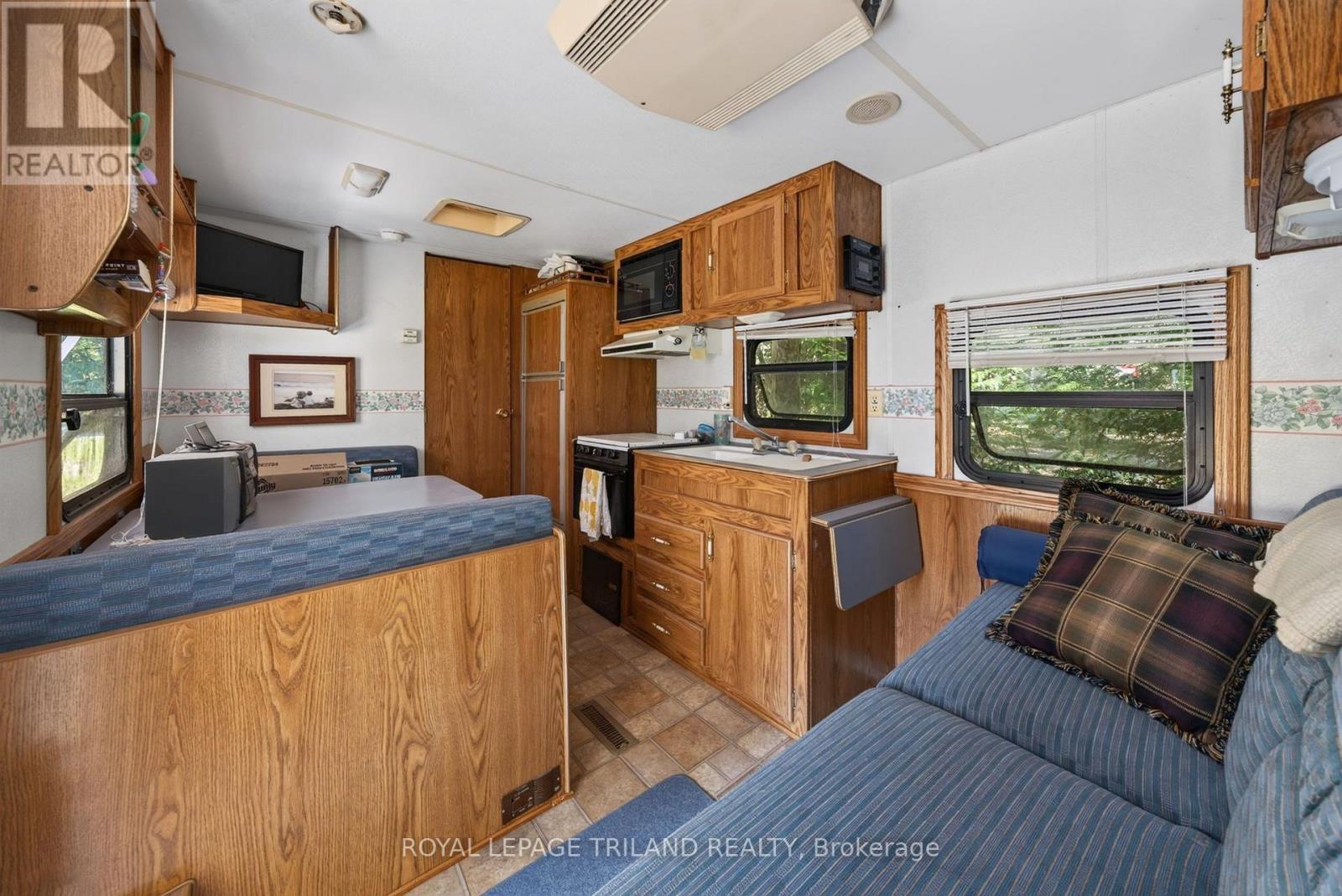 6326 HURON DRIVE - 27