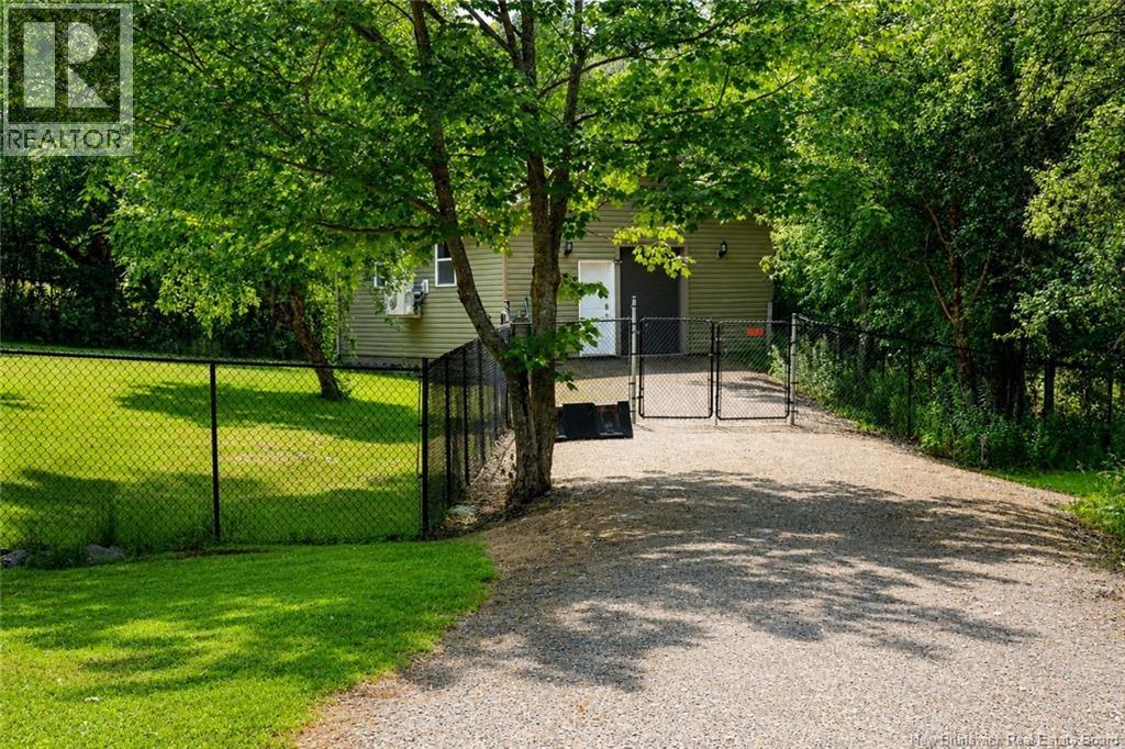 551 Dover Road - 12