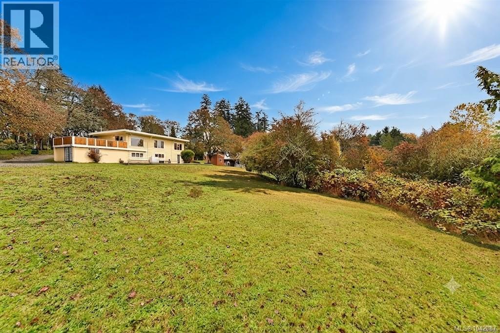 4589 Scarborough Rd, Saanich