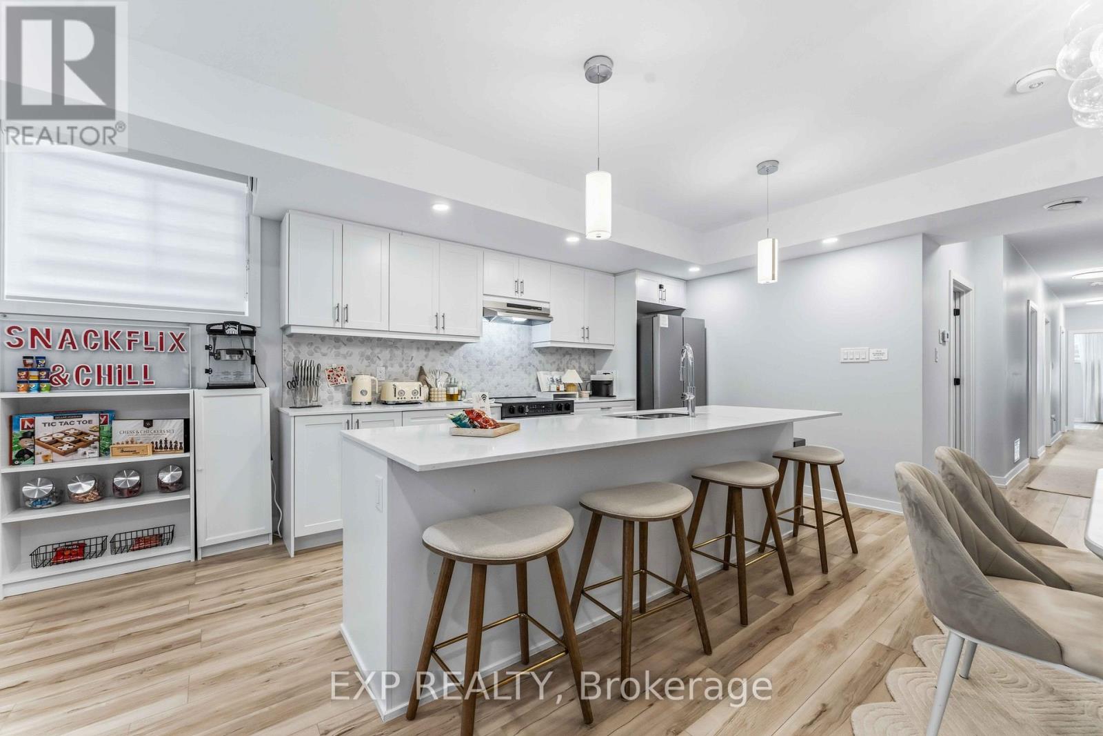 182 MURRAY STREET - 24