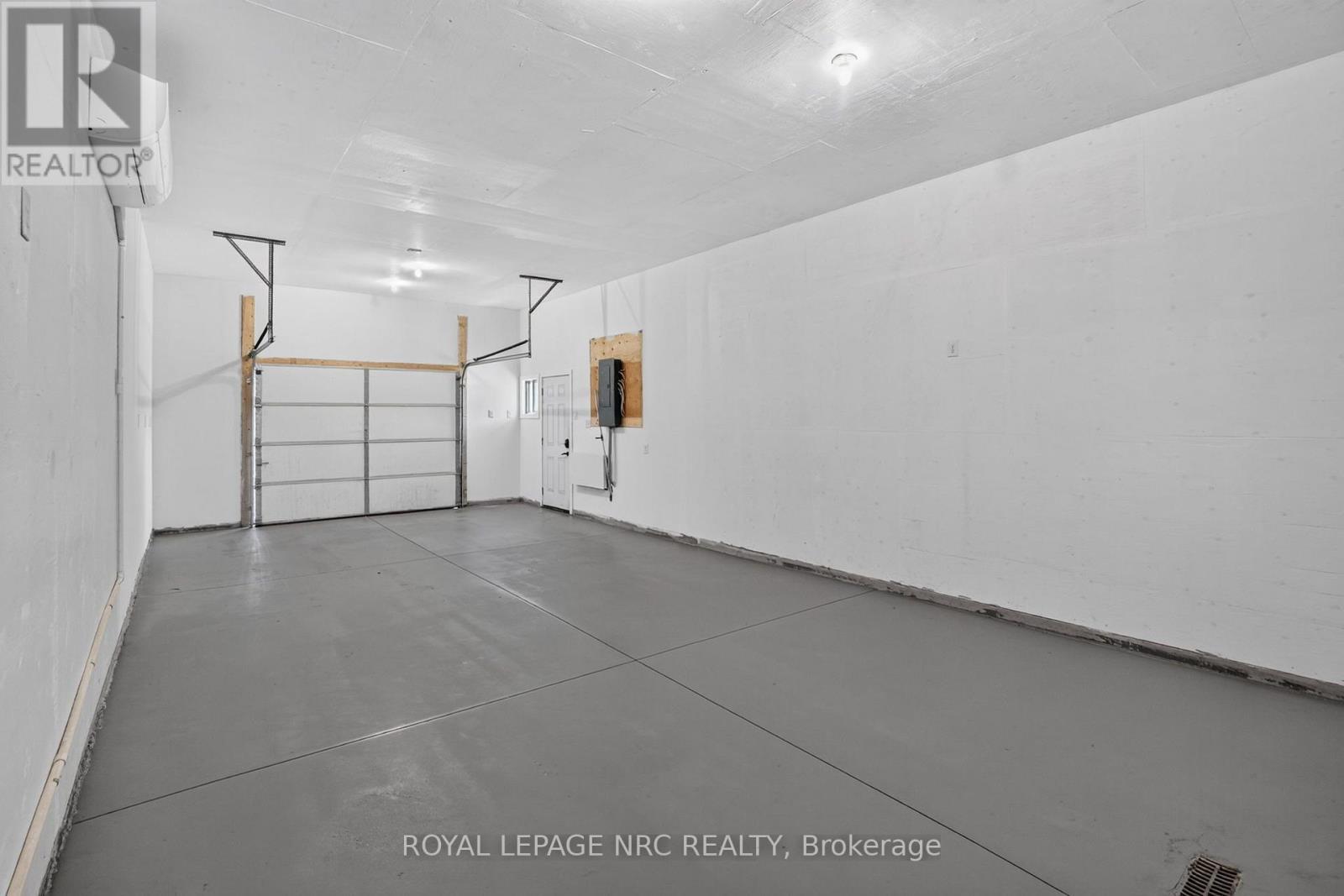2944 PORTAGE TRAIL - 38