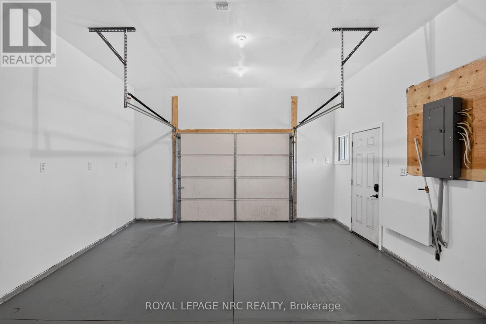 2944 PORTAGE TRAIL - 39