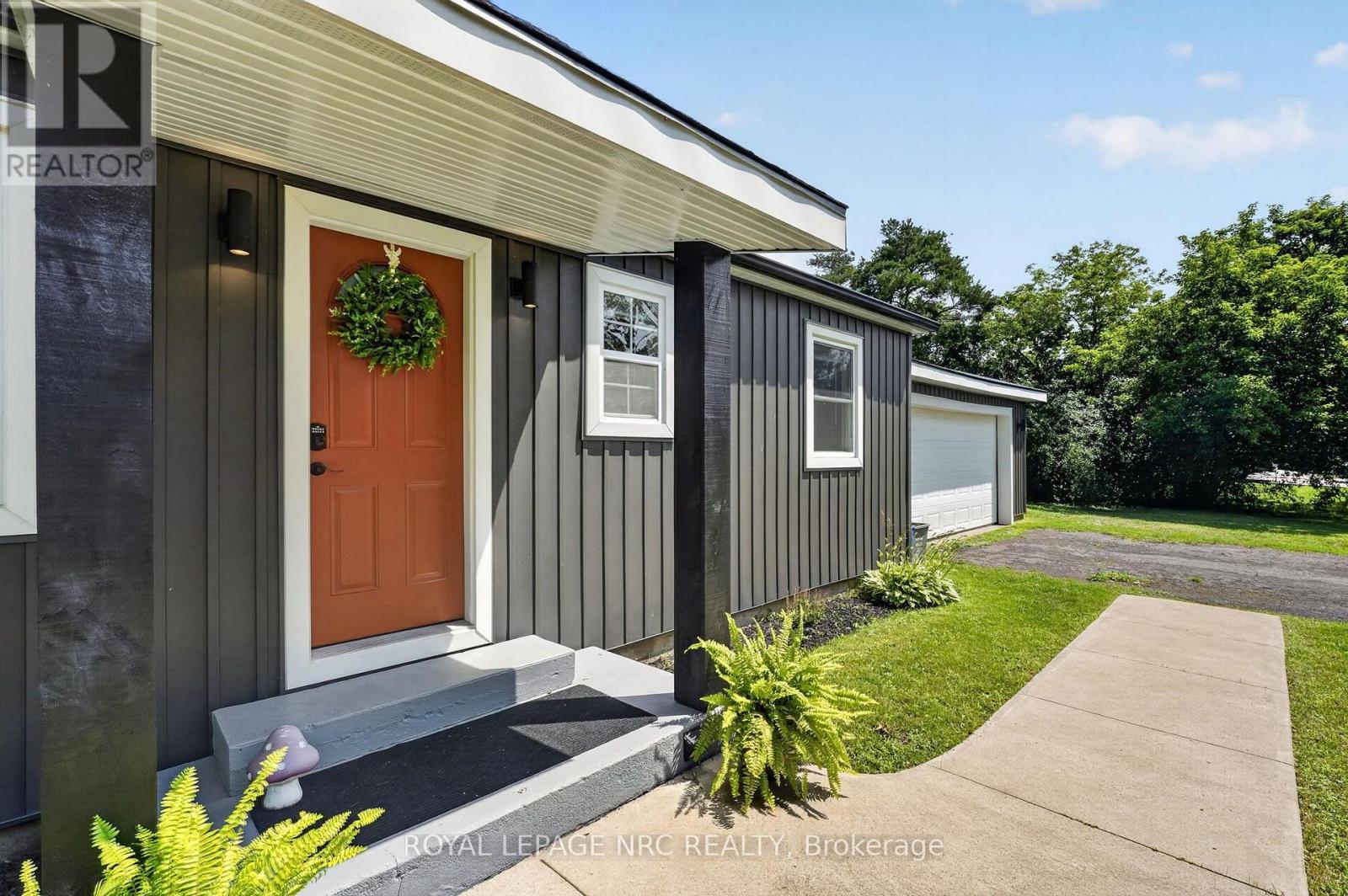 2944 PORTAGE TRAIL - 4