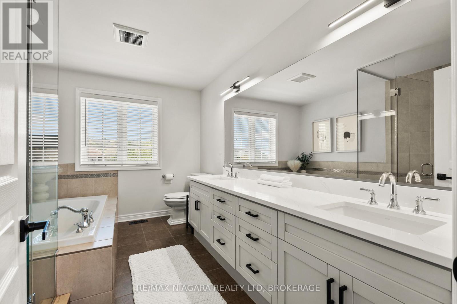 24 RED HAVEN DRIVE - 22