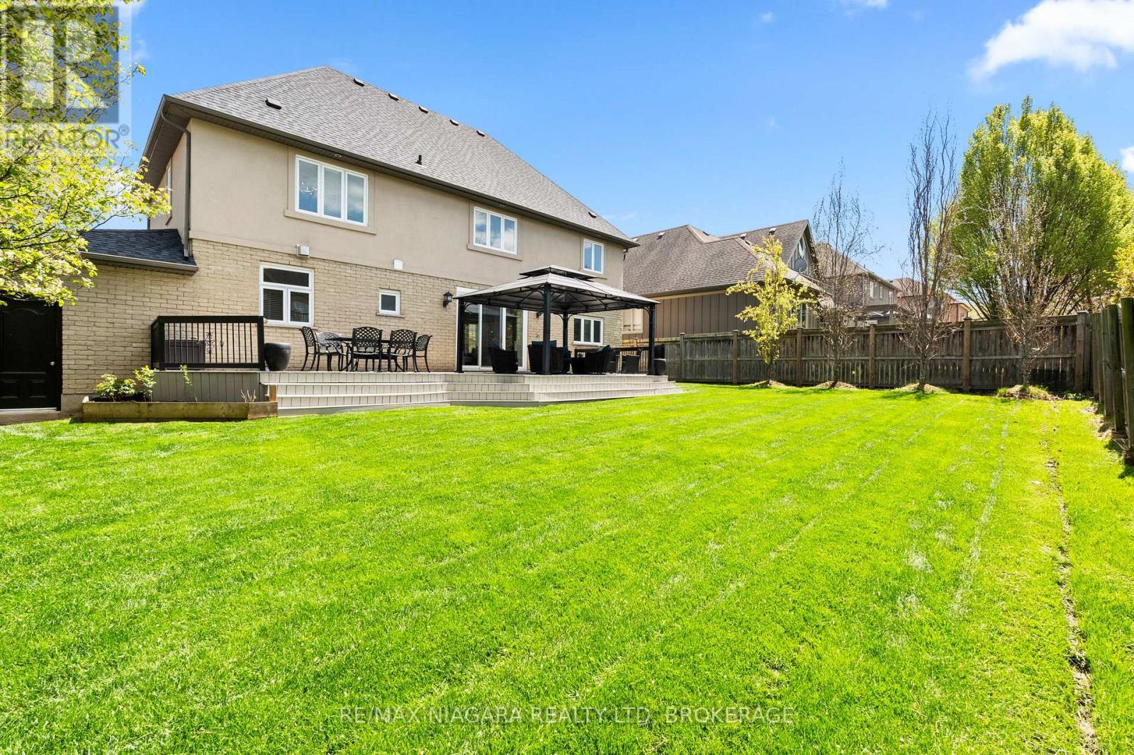 24 RED HAVEN DRIVE - 39