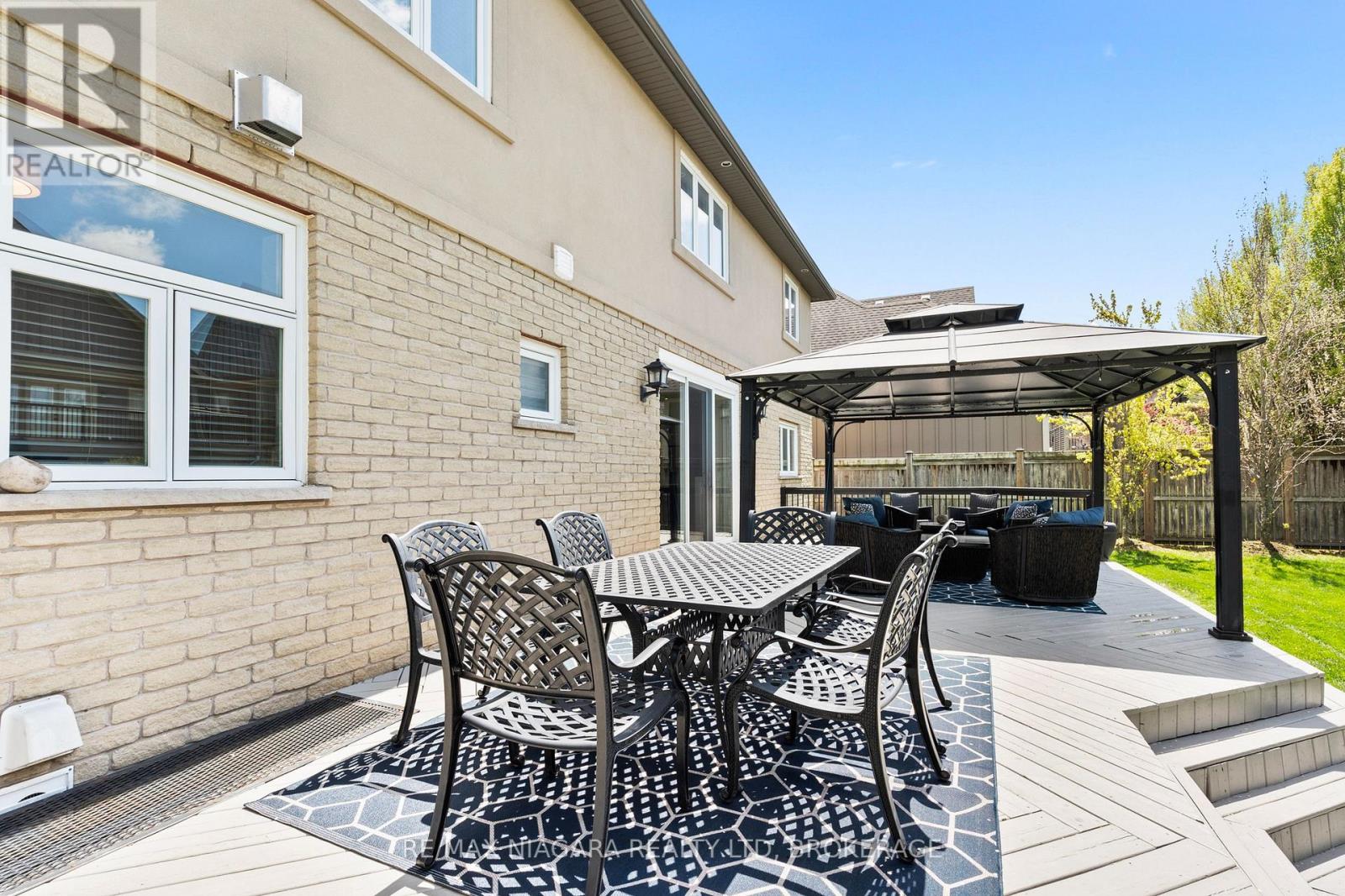 24 RED HAVEN DRIVE - 43