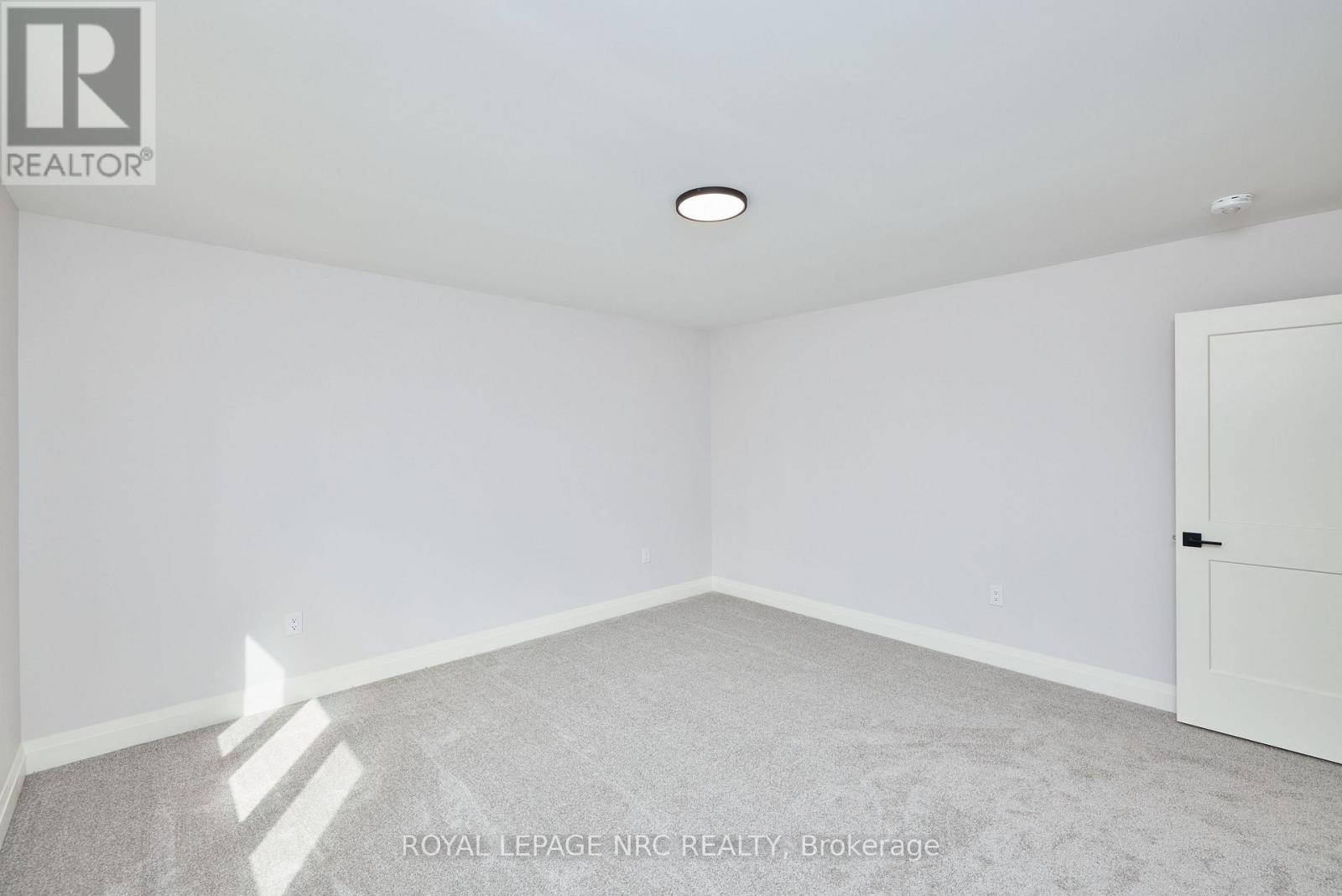196 HODGKINS AVENUE - 15