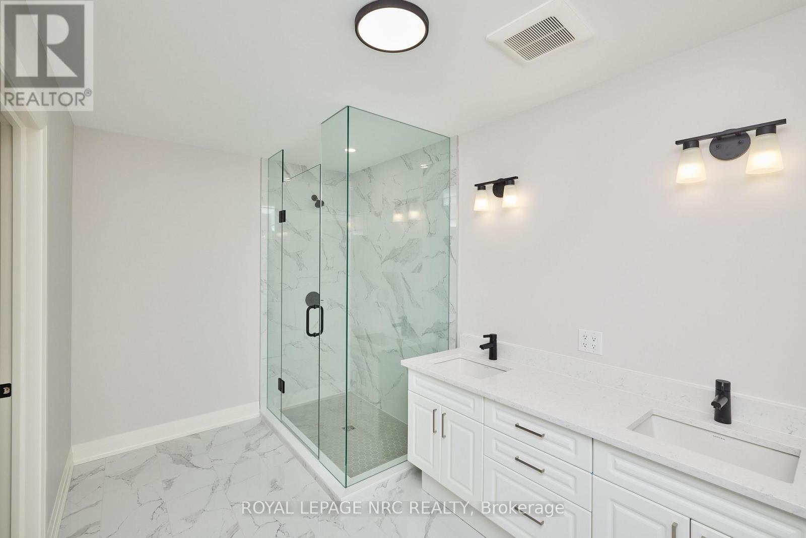 196 HODGKINS AVENUE - 19