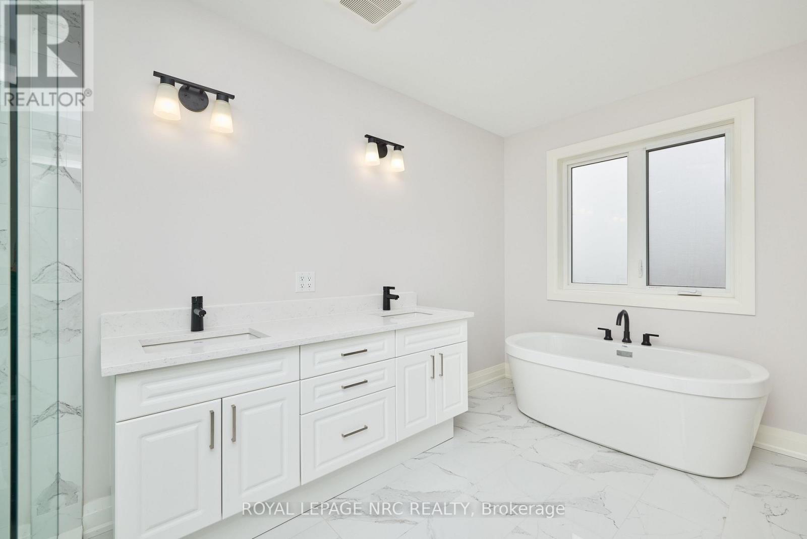 196 HODGKINS AVENUE - 21