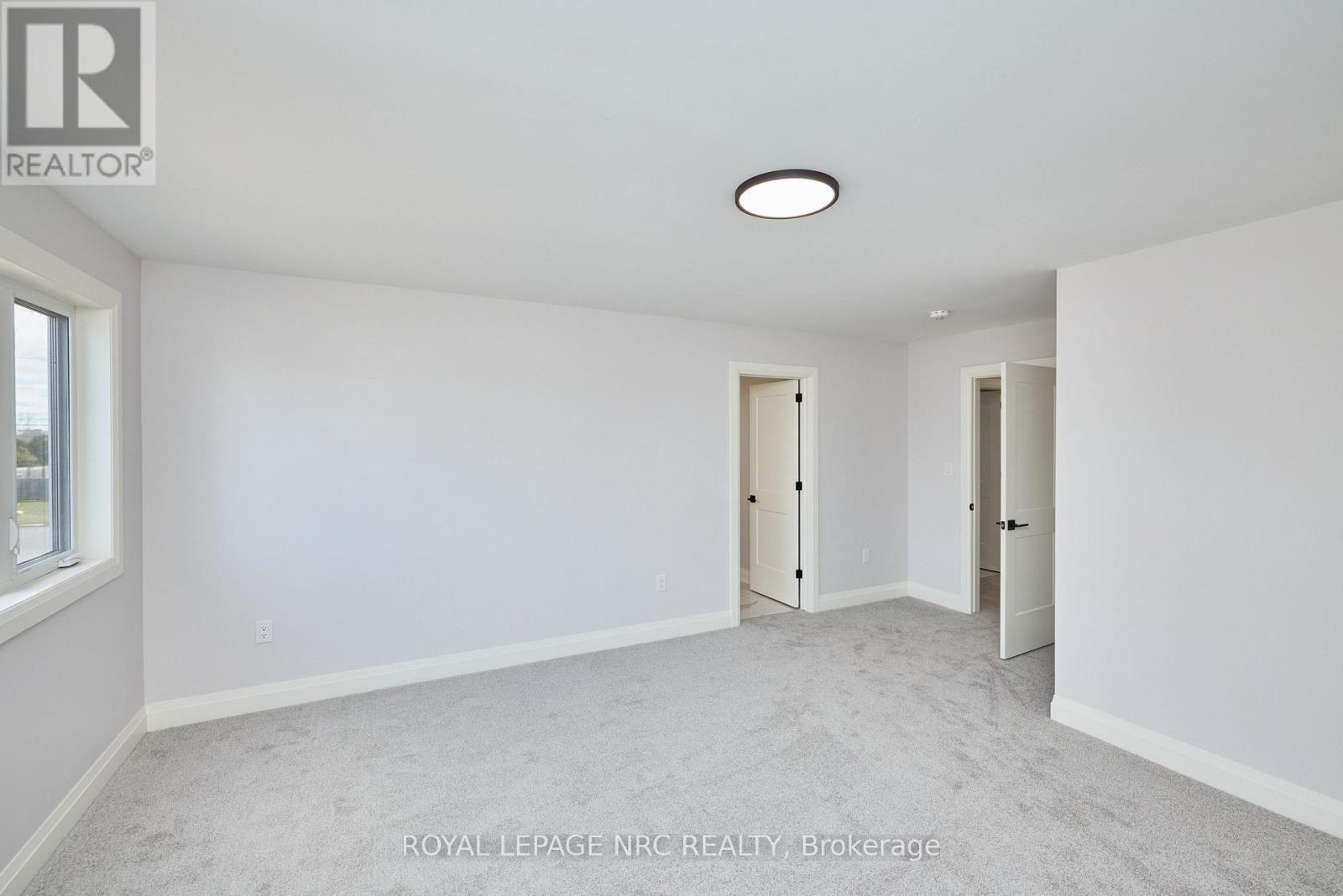 196 HODGKINS AVENUE - 25