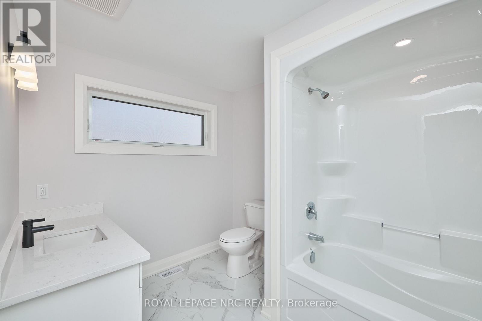 196 HODGKINS AVENUE - 27