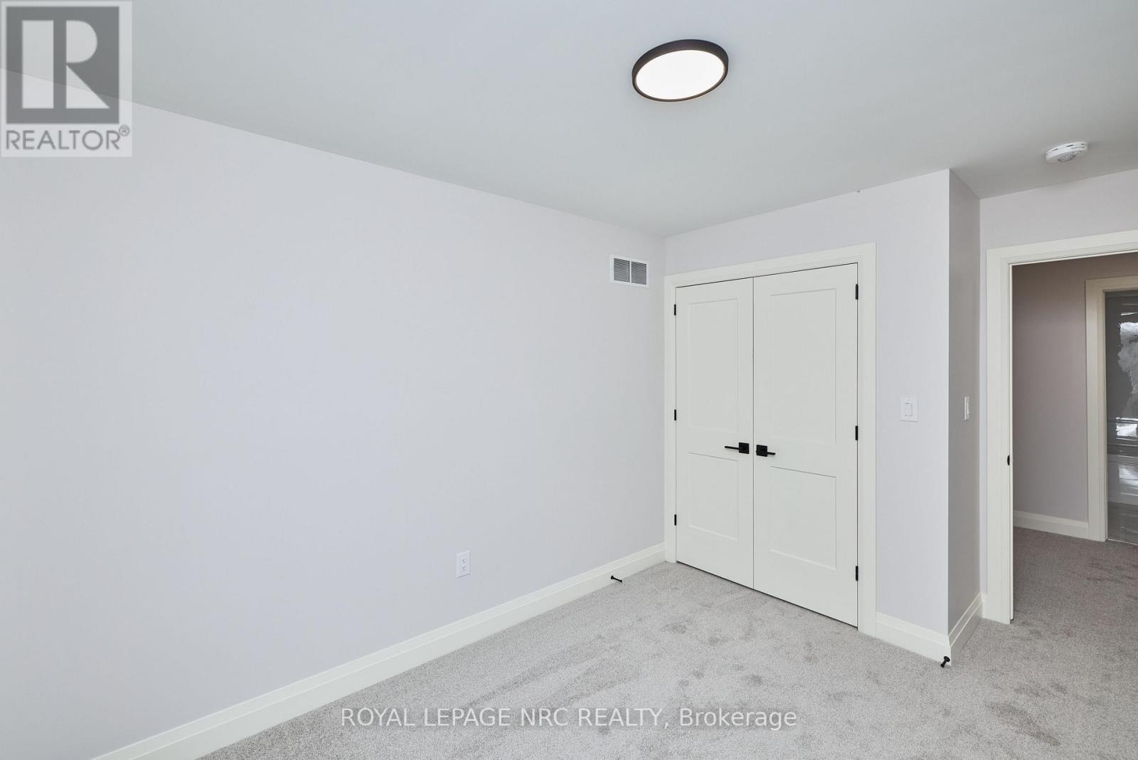 196 HODGKINS AVENUE - 31