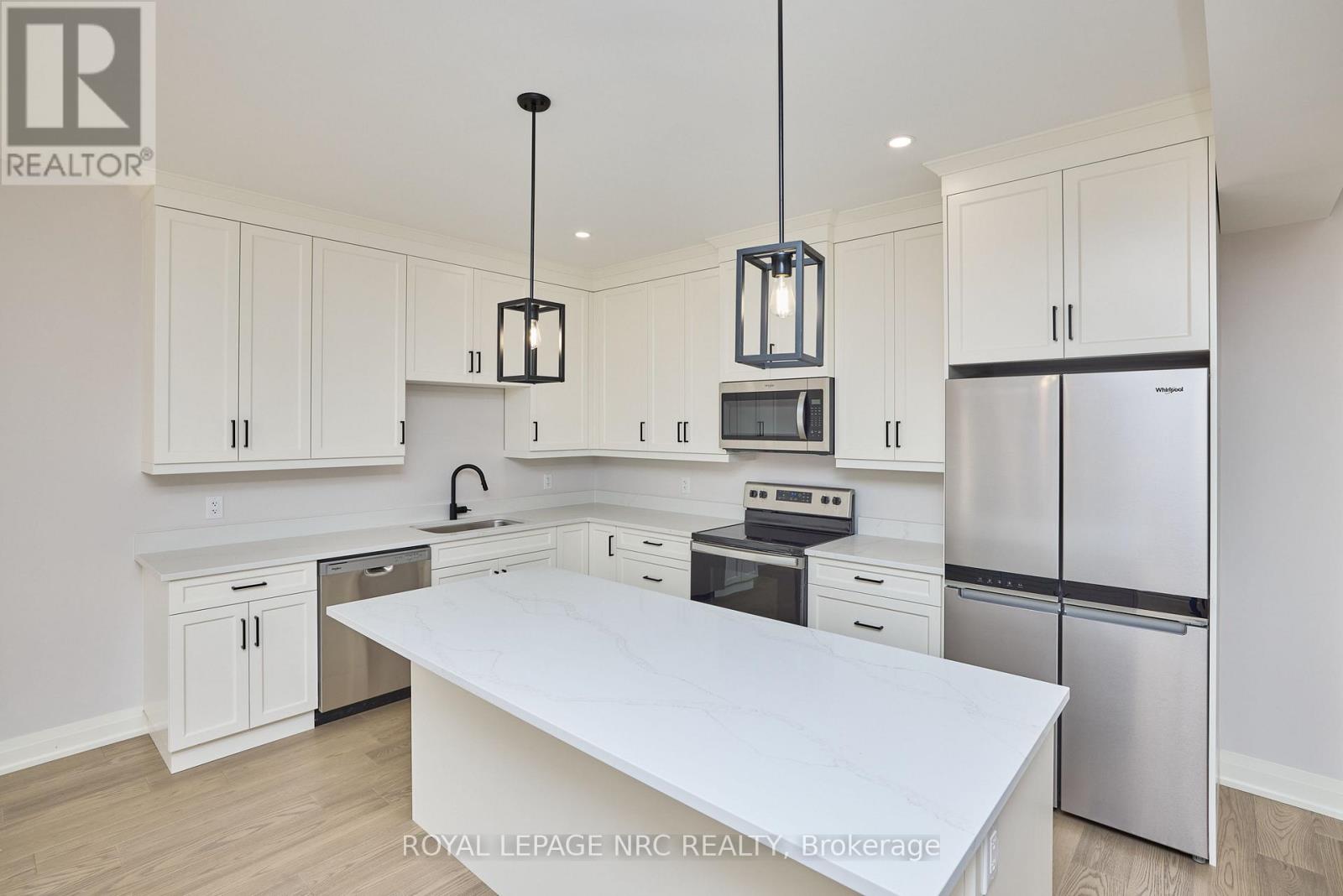 196 HODGKINS AVENUE - 4