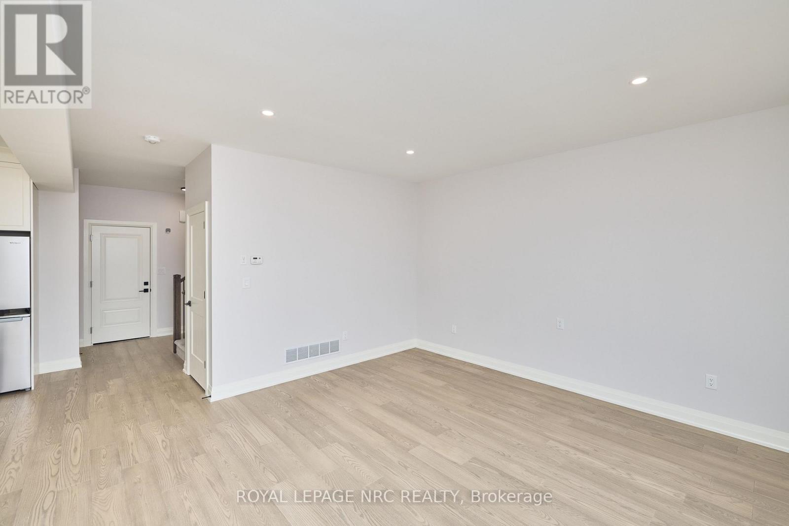 196 HODGKINS AVENUE - 8