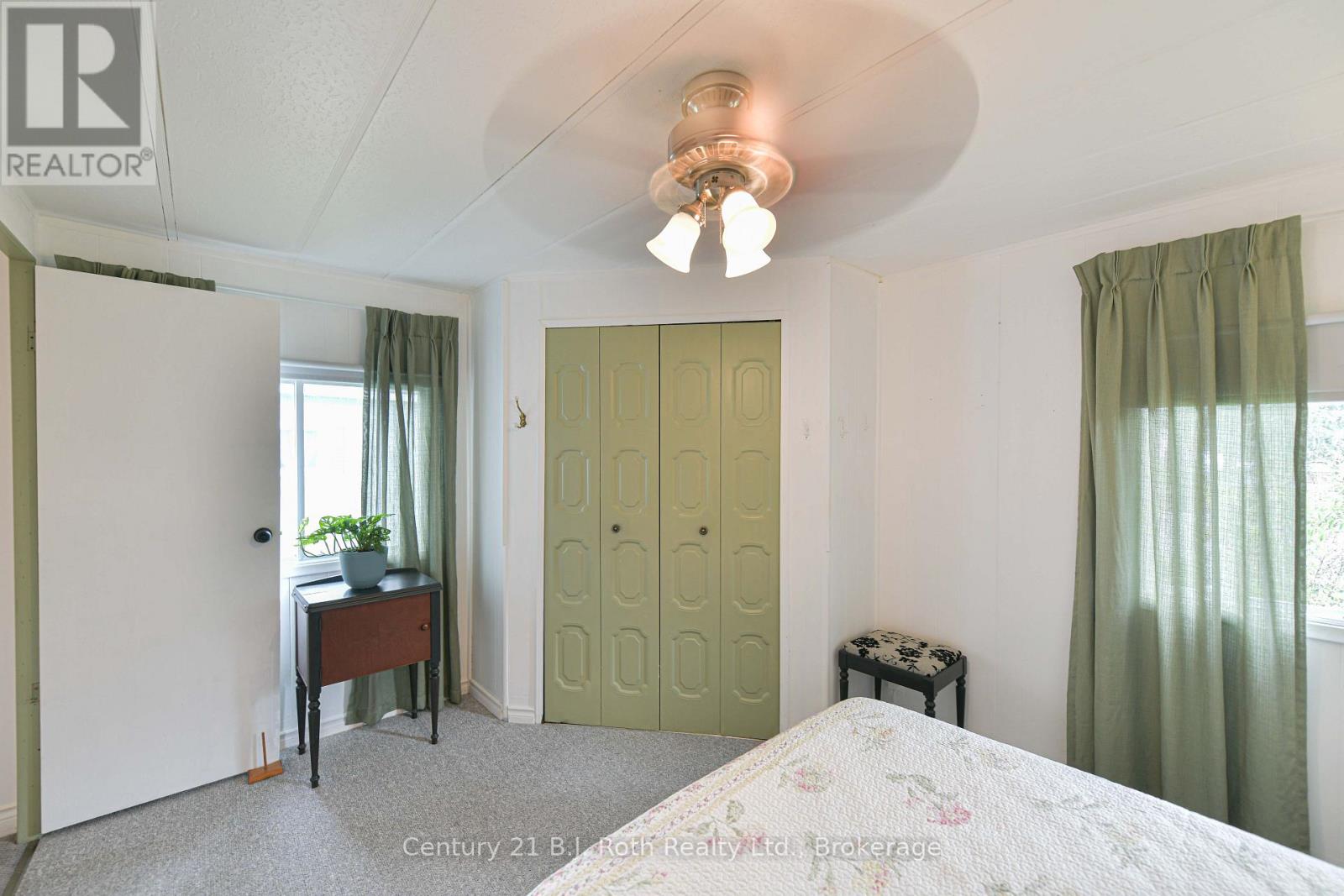 #LOT 209 580 WEST STREET S - 21